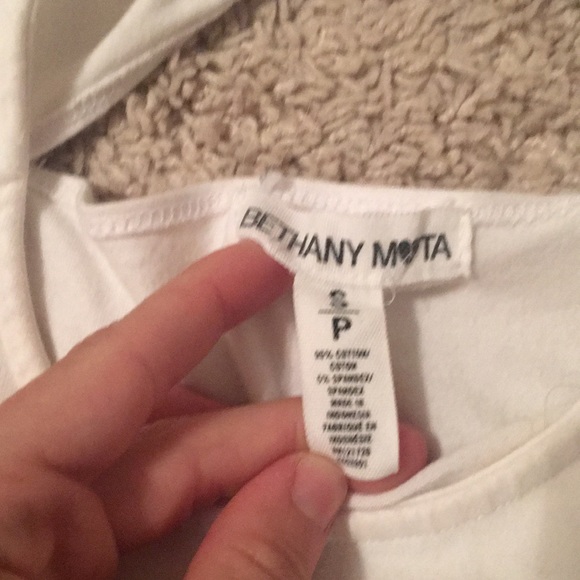 Bethany Mota Seashell Crop - Picture 3 of 3